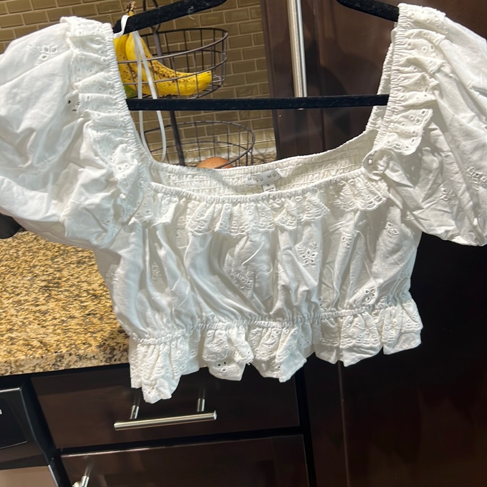White floral pattern top. Size S. Never worn, tag still on.